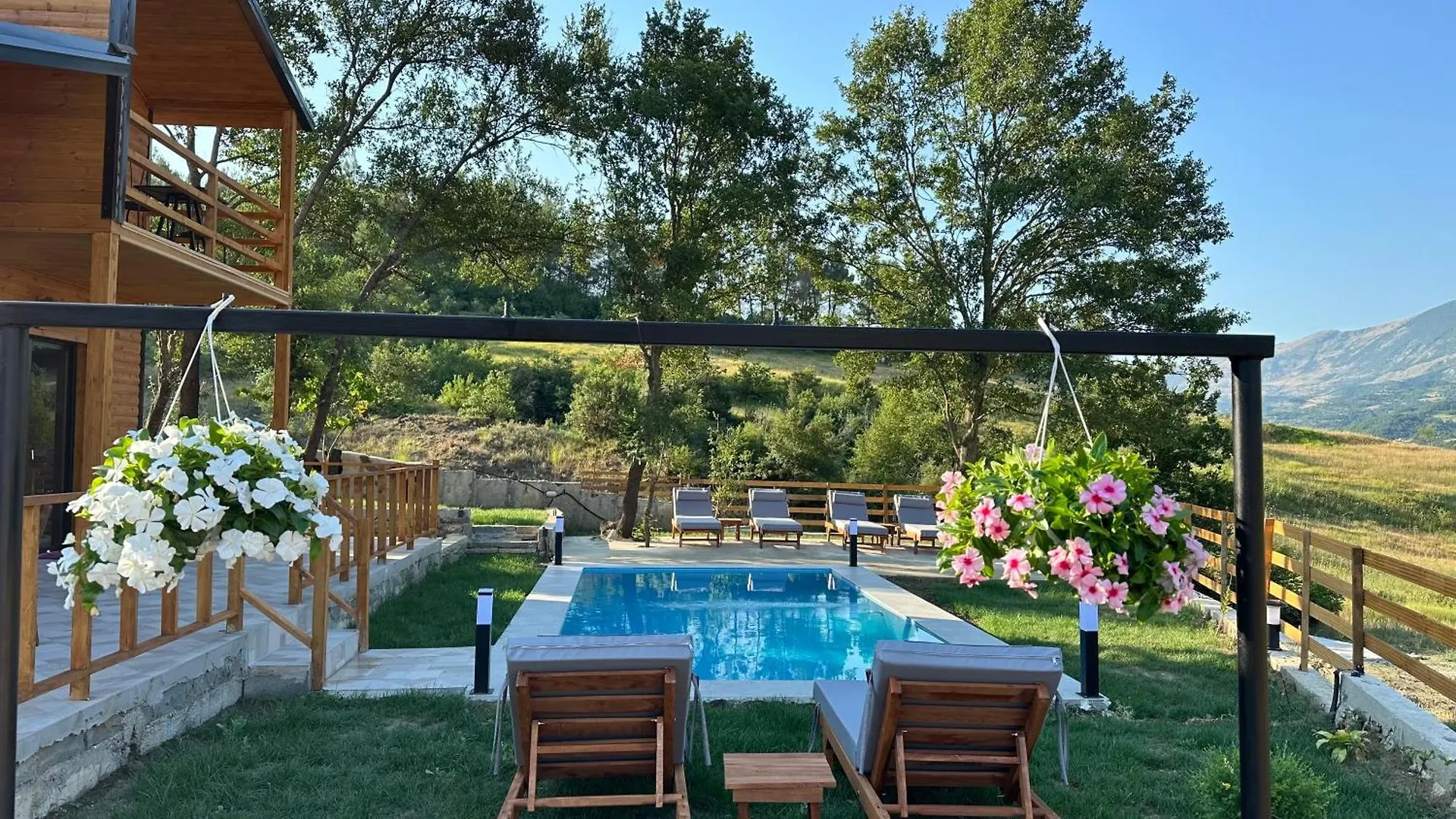 Alpehytte Green Oasis Fshat i Ri  Albanien